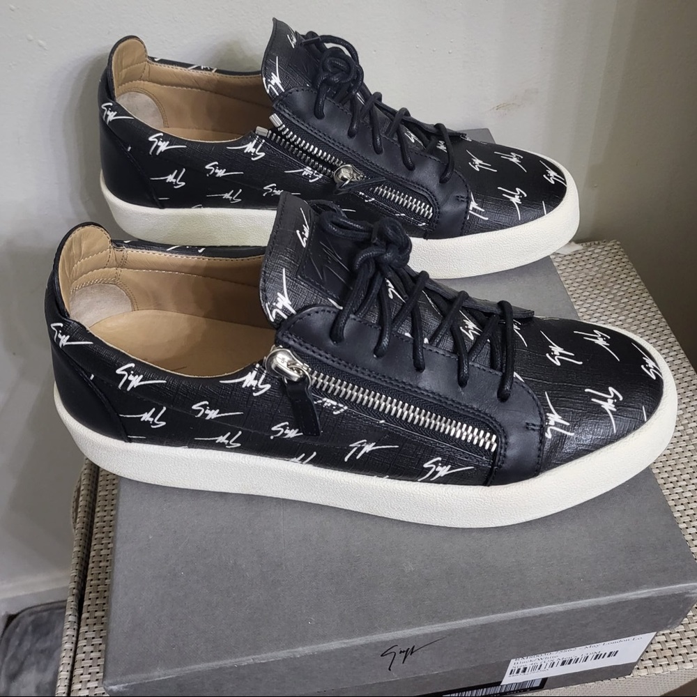 Men Sneakers
